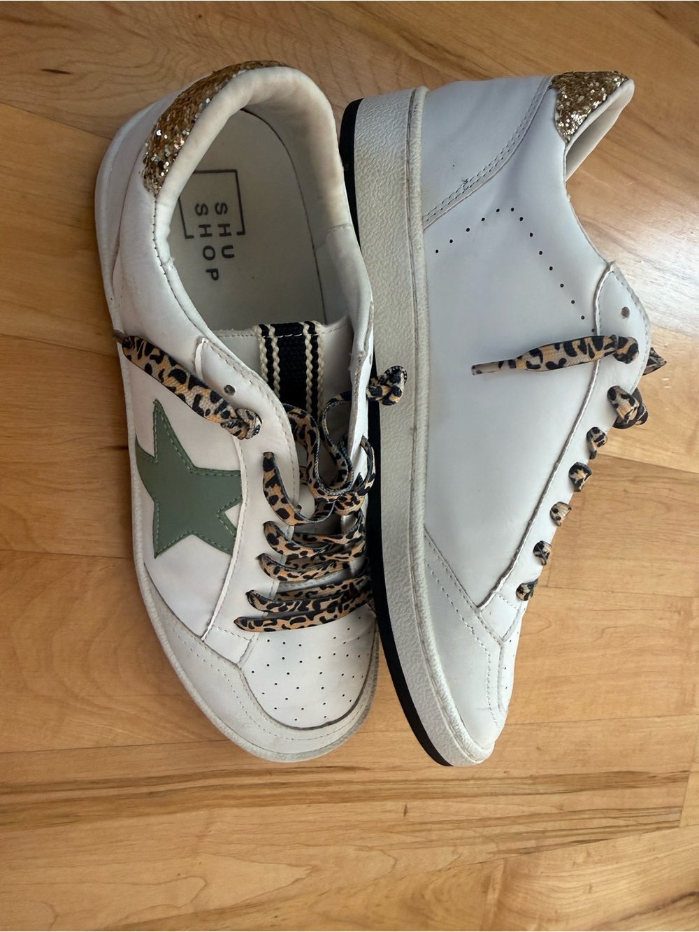 ShuShop White Sneakers with Green Star & Gold Glitter Heel
